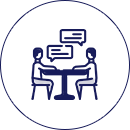 話し合っている人たち